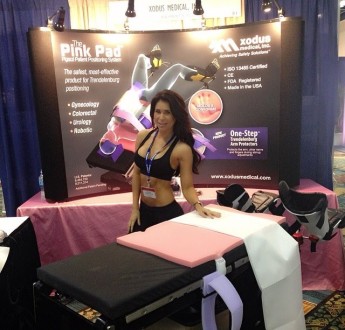 los angeles trade show models