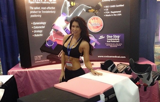 los angeles trade show models