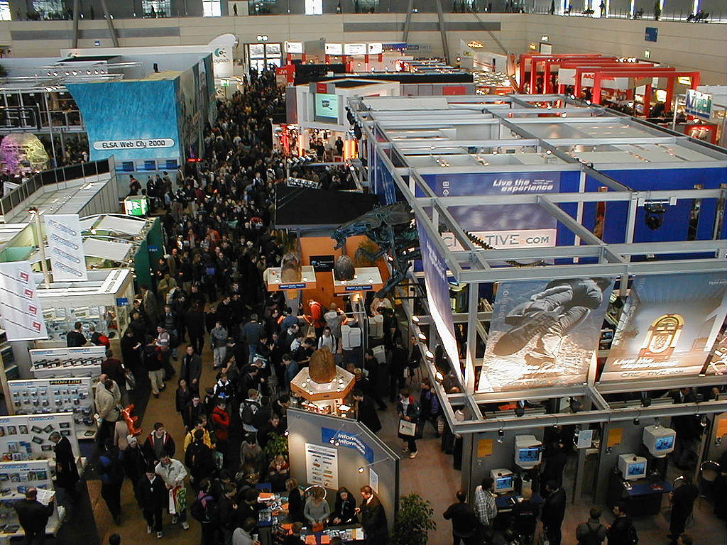 hire-trade-show-models