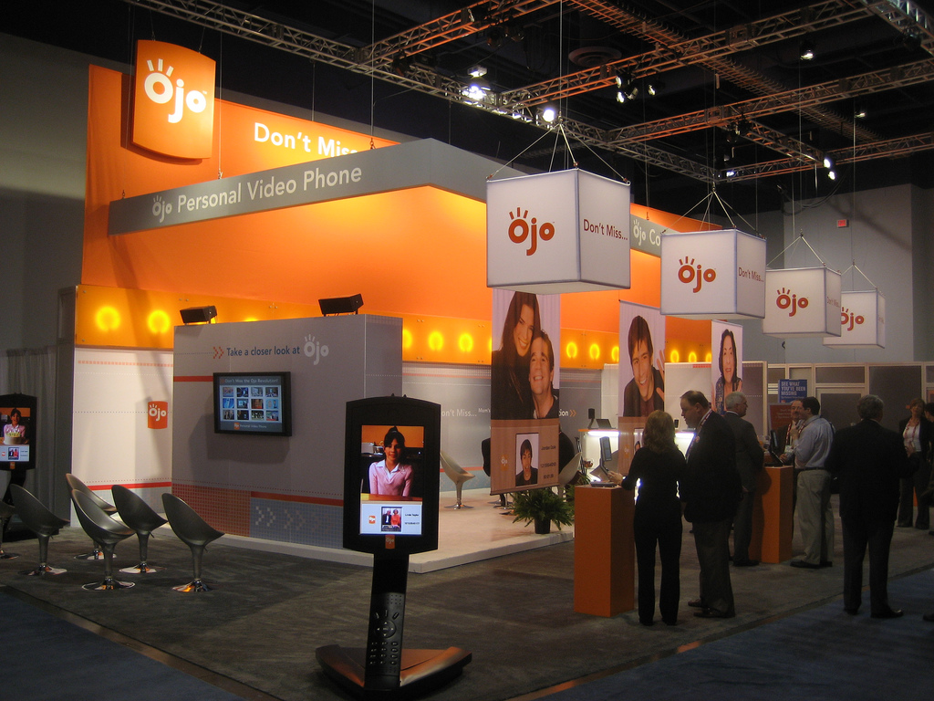 trade-show-models-for-hire